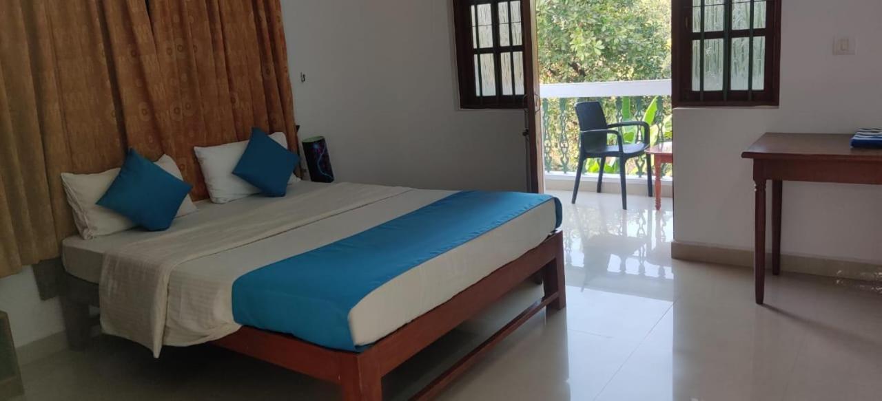 Pebbles Guesthouse Anjuna Exterior photo